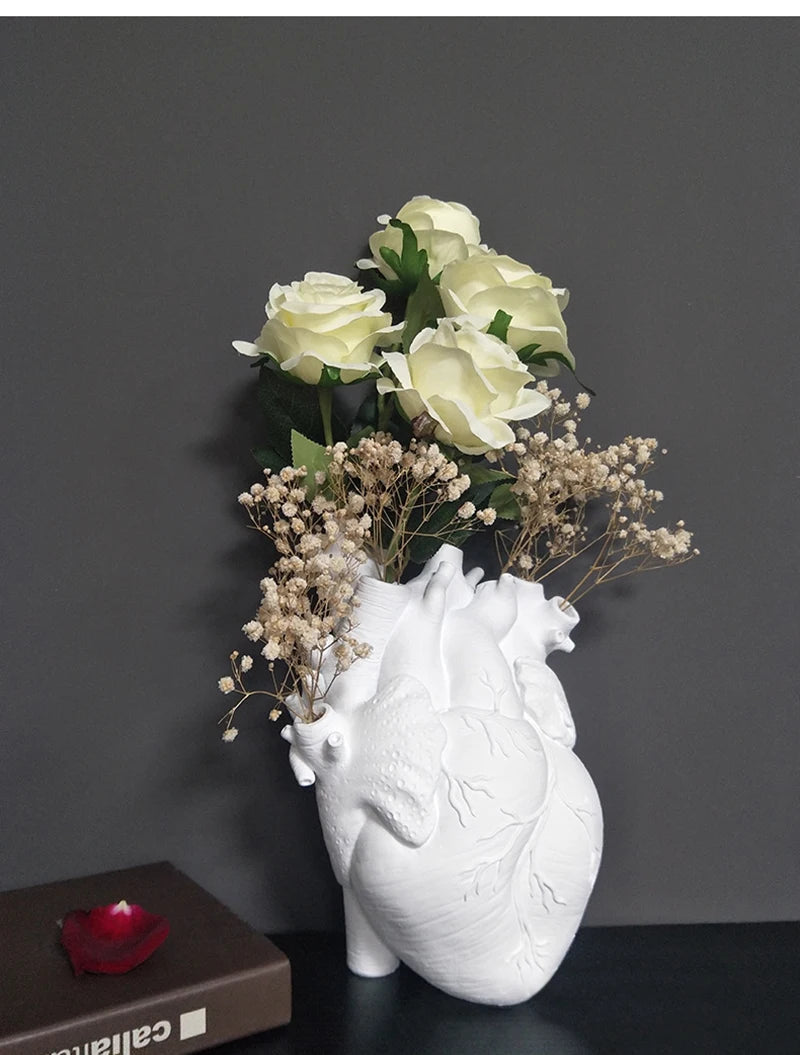 Decorative anatomical heart pot for art and gift lovers.