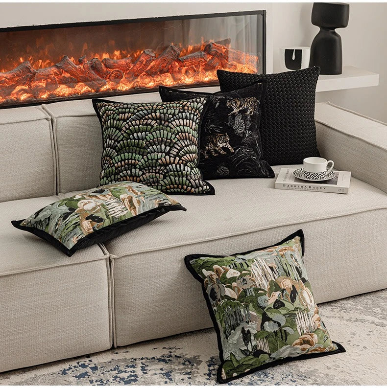 Black jungle tiger jacquard cushion 45x45 cm.