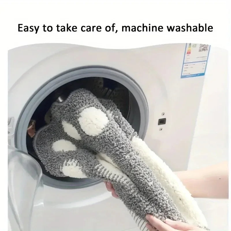 Elegant floor mat with absorbent quick-dry design.