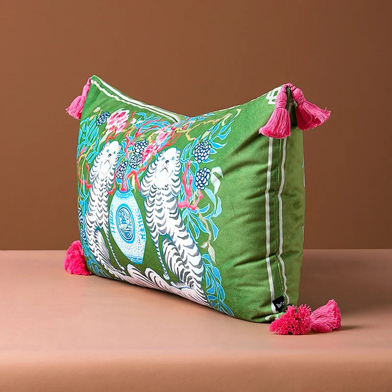 Handcrafted European-style velvet pillowcase.