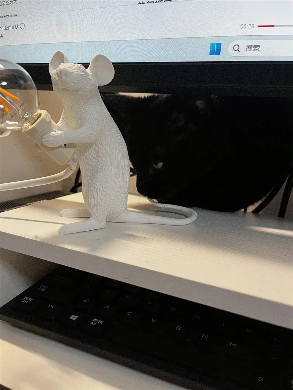 Resin LED night lamp shaped like a standing mouse